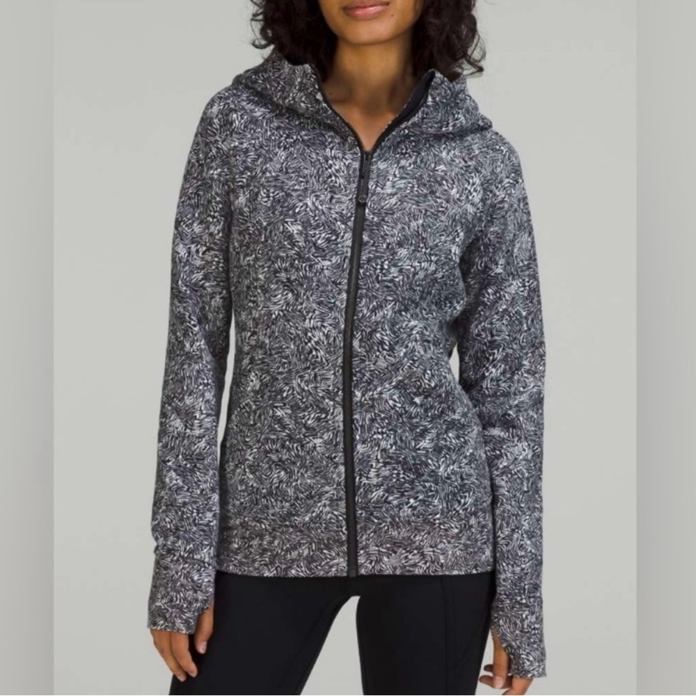 Lululemon Scuba Full-Zip Hoodie Offbeat
Alpine White Black Size 8